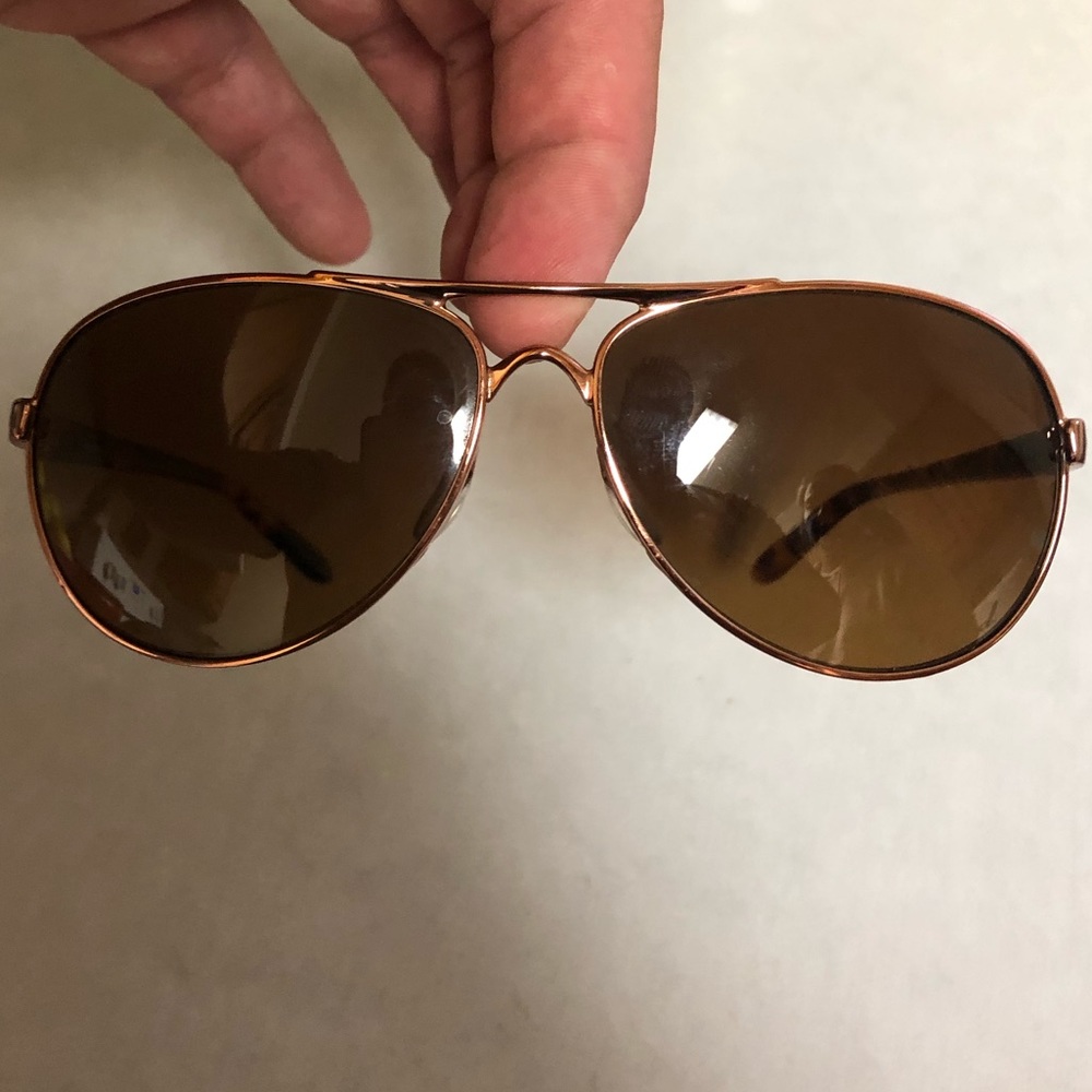 Woman's Polarized Oakley Aviators